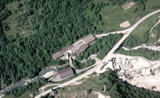 Vue aérienne de la centrale à béton de La Luette